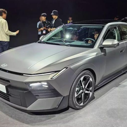 Hyundai Elantra thế hệ mới ra mắt