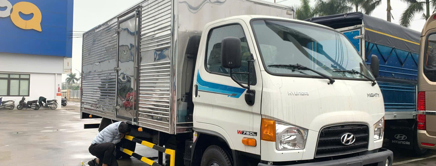 Hyundai New Mighty W750L Thùng Kín