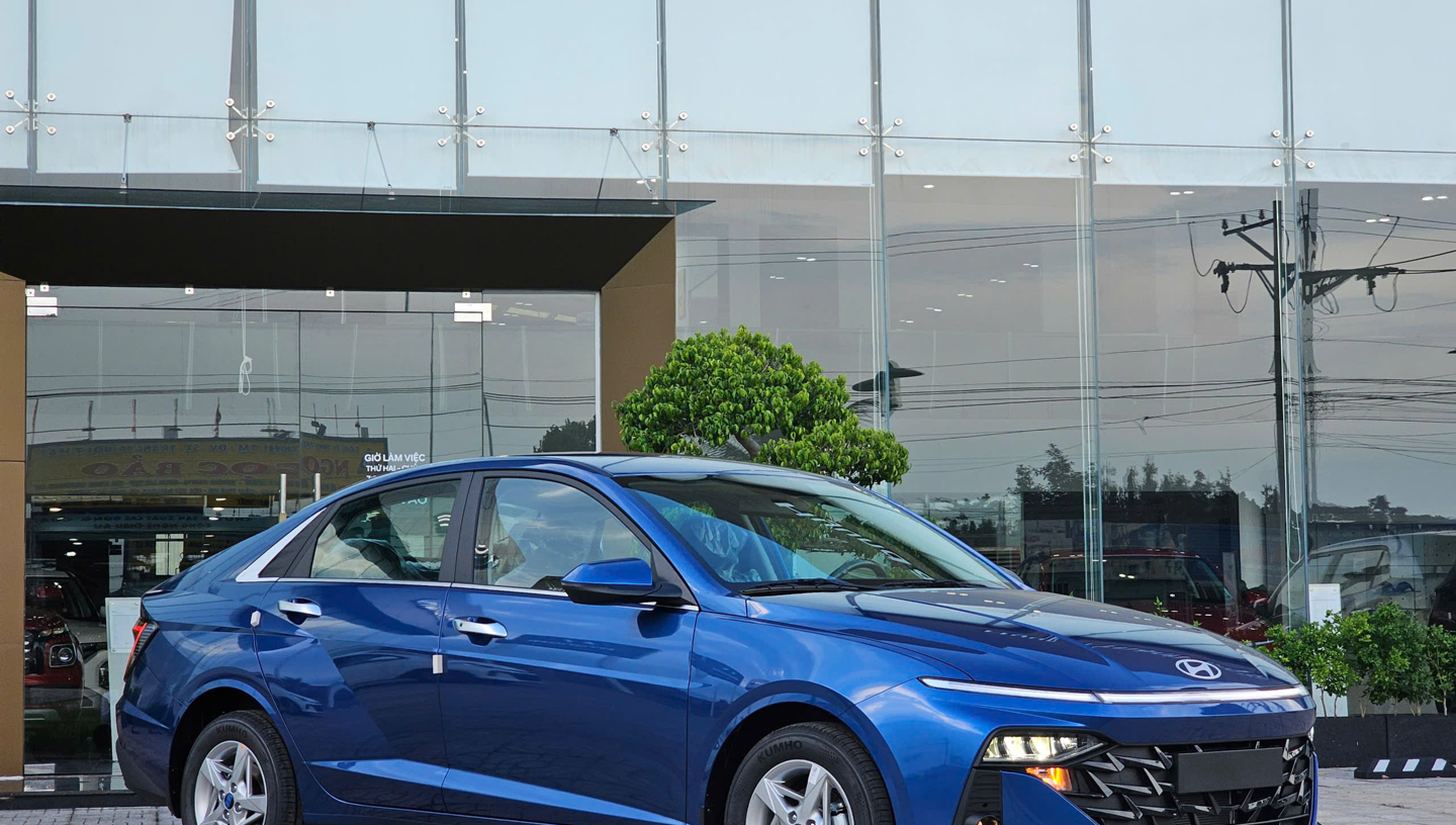 Hyundai Accent 1.5 AT Tiêu Chuẩn