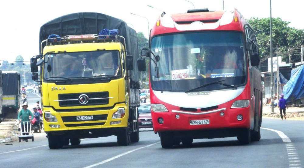 Kinh nghiệm lái xe ô tô đường dài bạn nên biết