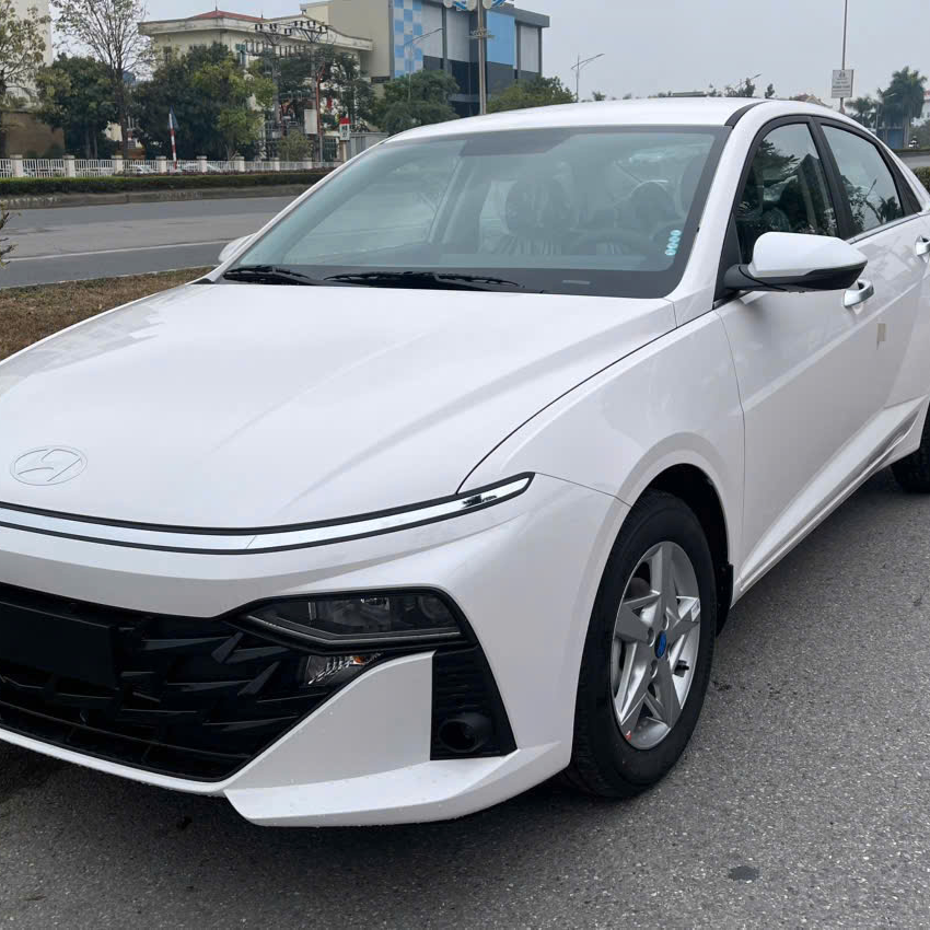 Hyundai Accent giảm giá ở đại lý