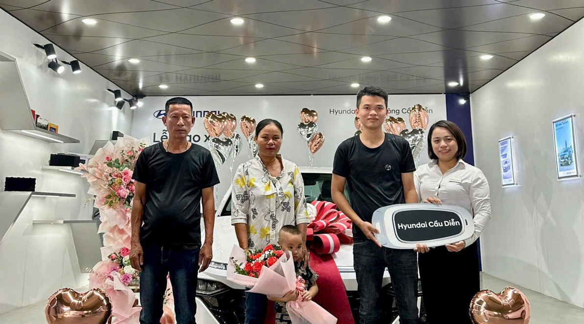 Niềm Vui Giao Xe Mới – Câu Chuyện Hạnh Phúc Của Khách Hàng