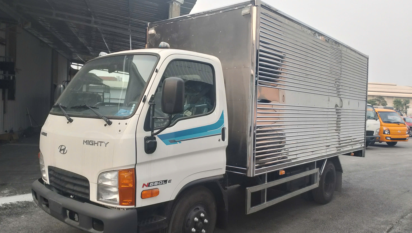 Mighty N650L E Thùng Kín