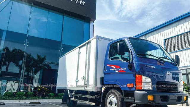 Hyundai New Mighty N250SL- Thùng Kín Composite