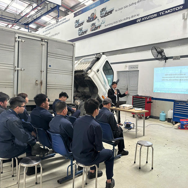 Tổ chức đào tạo và hướng dẫn nội bộ – Phòng Dịch vụ Hyundai Bắc Việt
