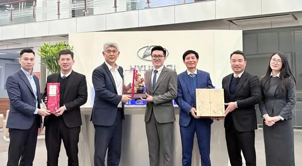 HYUNDAI GIẢI PHÓNG VINH DỰ ĐÓN TIẾP BAN LÃNH ĐẠO HYUNDAI THÀNH CÔNG VIỆT NAM ĐẾN THĂM VÀ LÀM VIỆC