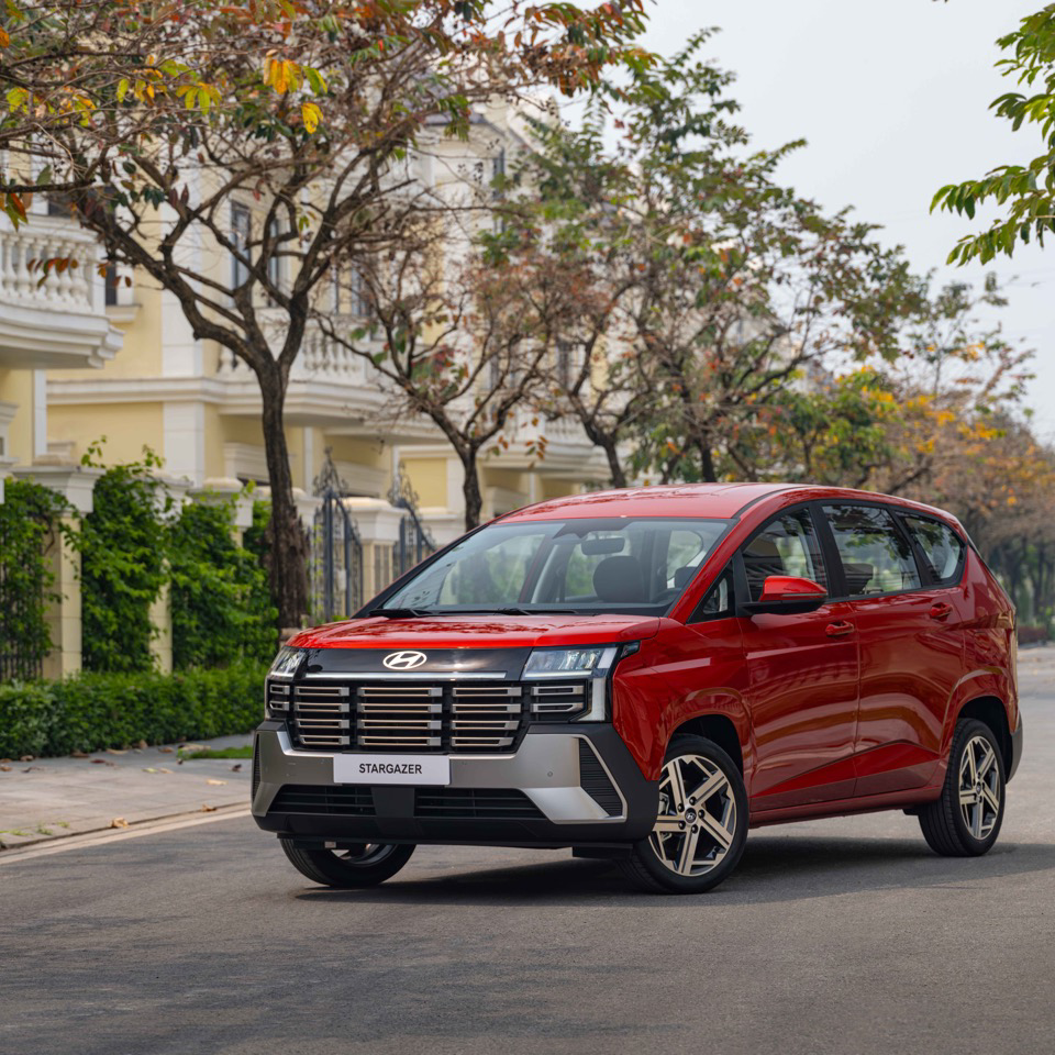 Hyundai Stargazer 2026 ra mắt Việt Nam: Giá từ 569 triệu, màn kép 10,25 inch, có ADAS đấu Xpander