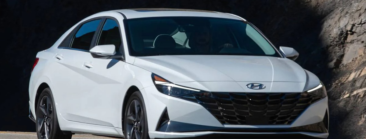 Hyundai Elantra 2.0 AT Cao Cấp