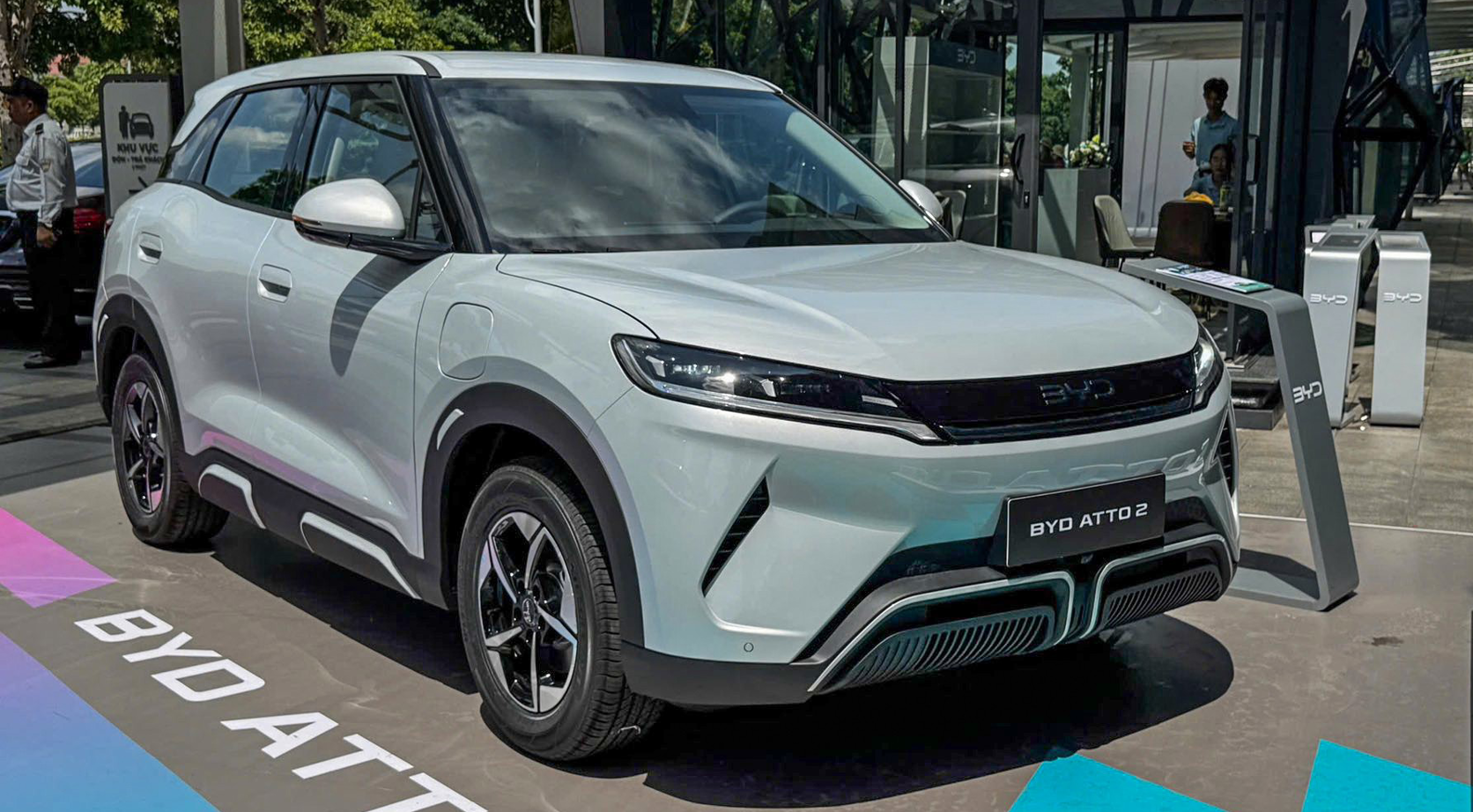 Chuyên gia giải thích vì sao ngồi xe điện dễ bị say