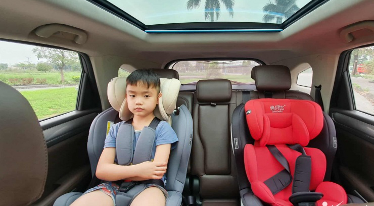 Bỏ quy định taxi và xe công nghệ phải lắp ghế trẻ em, cánh tài xế 'thở phào'