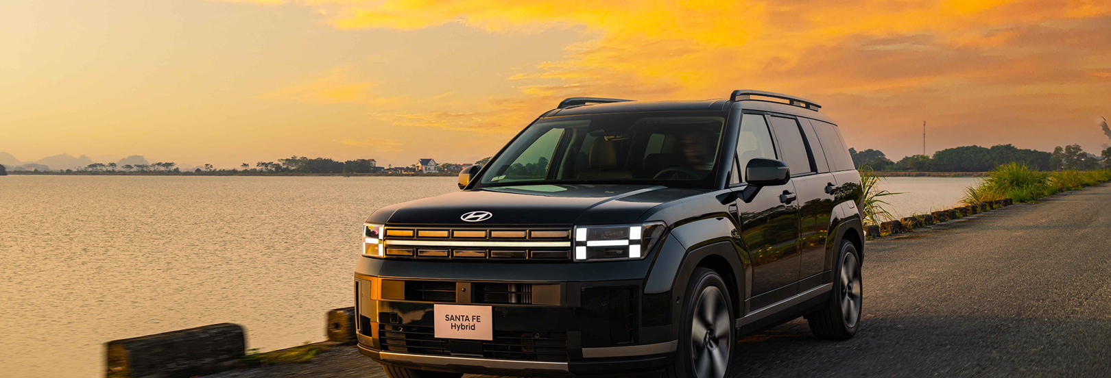 HYUNDAI THÀNH CÔNG GIỚI THIỆU SANTA FE HYBRID ĐẾN THỊ TRƯỜNG VIỆT NAM