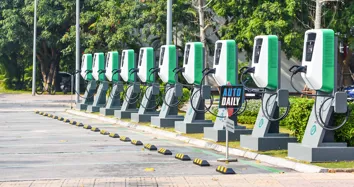 CHỦ XE VINFAST AN TÂM DI CHUYỂN NHỜ HỆ THỐNG TRẠM SẠC KHẮP 34 TỈNH,THÀNH