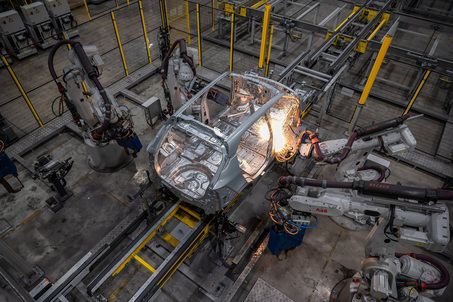 Trên 80% linh kiện một chiếc ô tô sẽ do Việt Nam sản xuất: 2nhà máy này của VinFast góp công lớn!