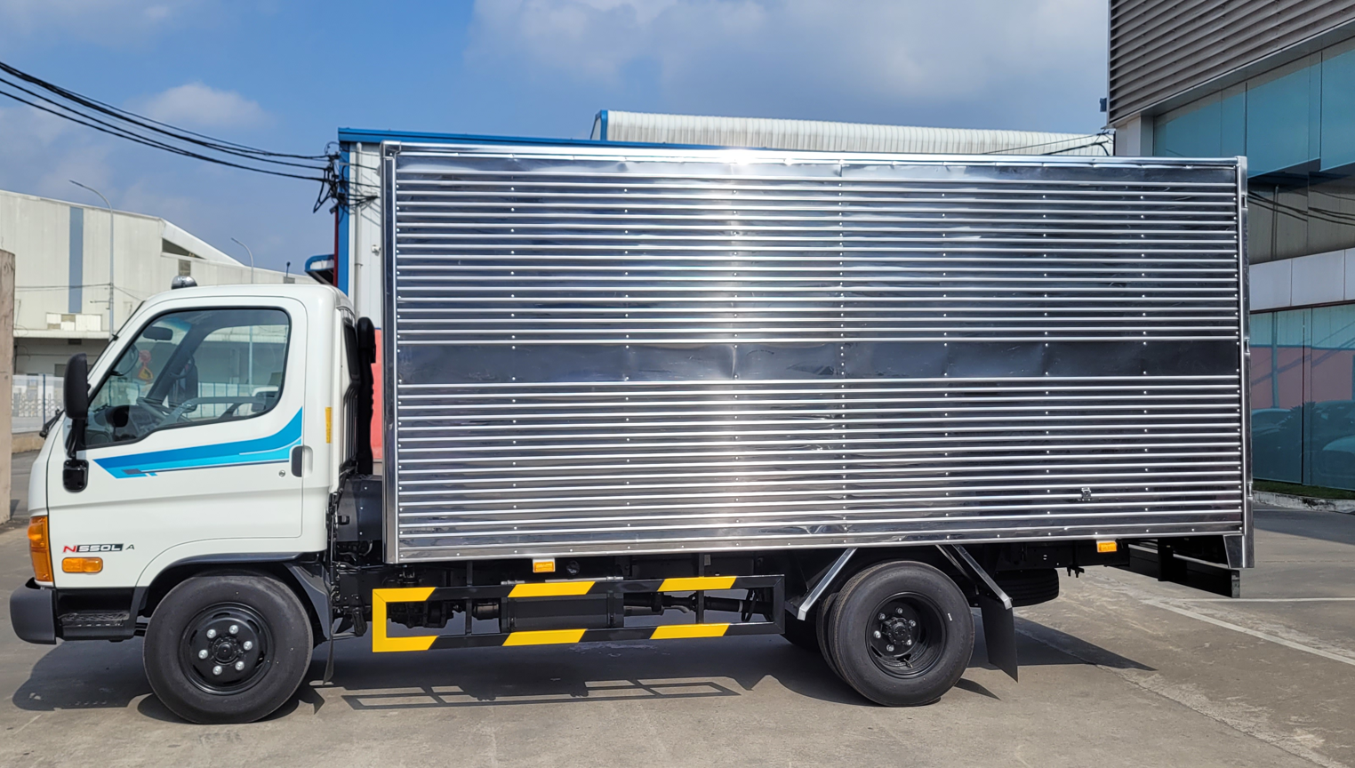 Hyundai Mighty N550LA thùng kín inox 2026