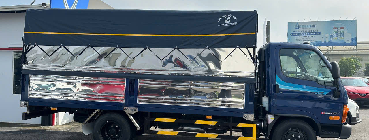 Hyundai Mighty N550LA thùng bạt tải 2,6 tấn