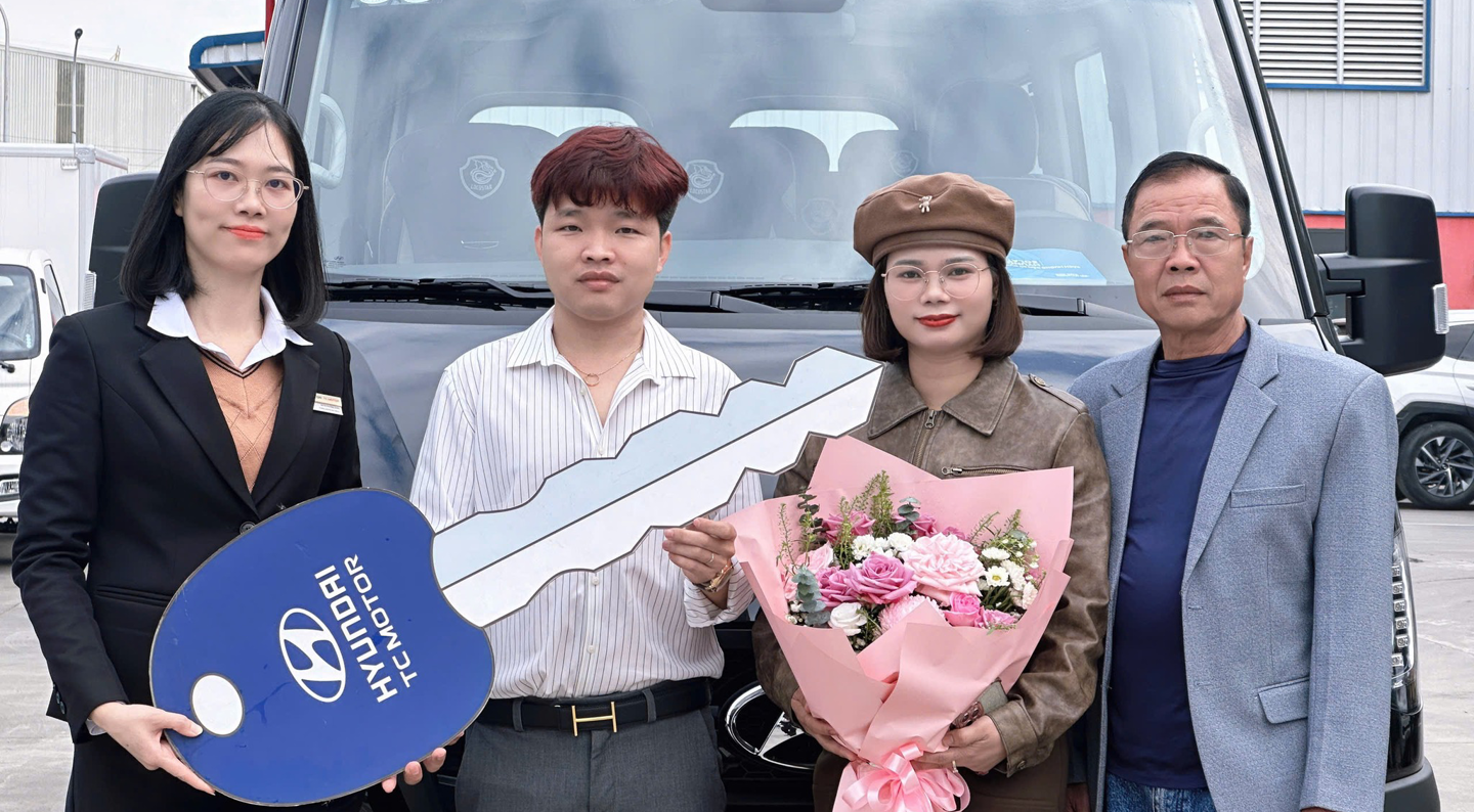 LỄ GIAO XE HYUNDAI SOLATI