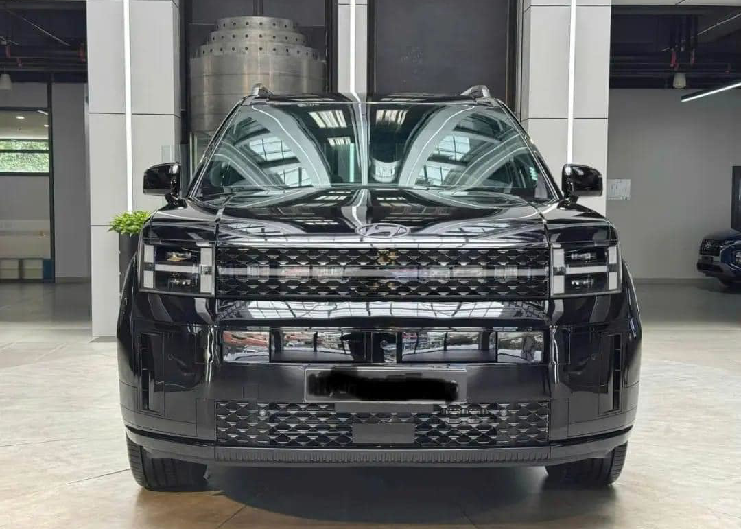 Hyundai Santa Fe để lộ thay đổi thiết kế: Mặt trước và sau được ‘đập đi xây lại’ sau nhiều tranh cãi, táp-lô cũng lột xác hoàn toàn